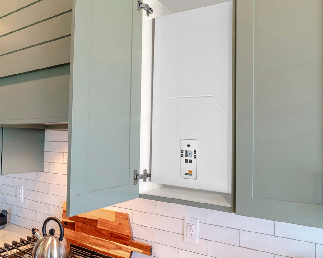 Su diseño compacto (70x42x25 cm) permite instalarla fácilmente incluso en el interior de un mueble de cocina. Además, con el sistema Connect Smart WiFi, podrás controlar la caldera desde tu móvil o tablet, programar la temperatura y ahorrar hasta un 15% adicional de energía.